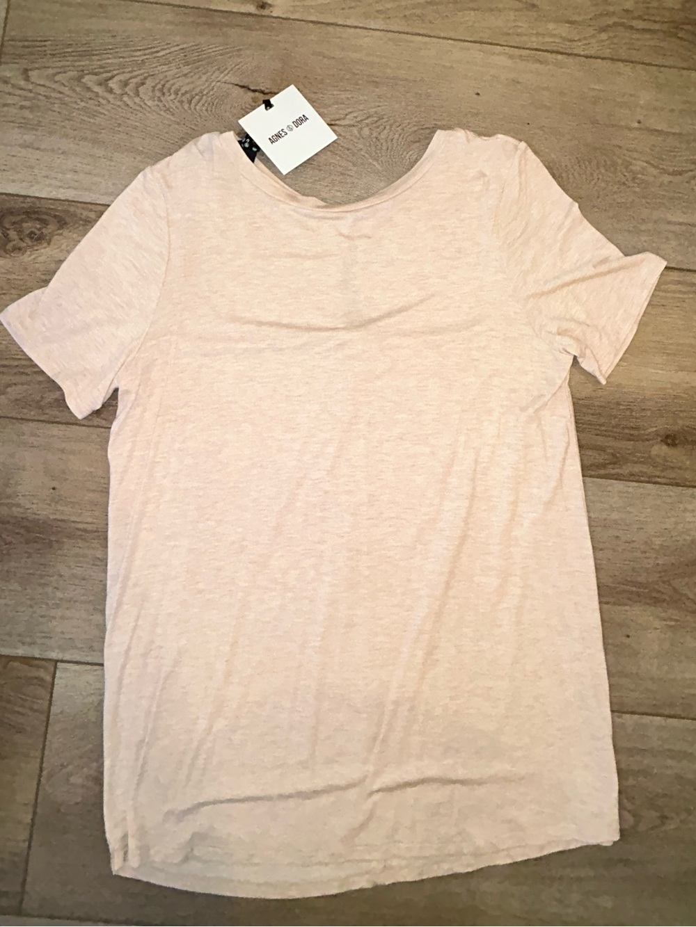 Agnes & Dora Short Sleeve Crewneck Tee keyhole with twist- Pale Blush xl